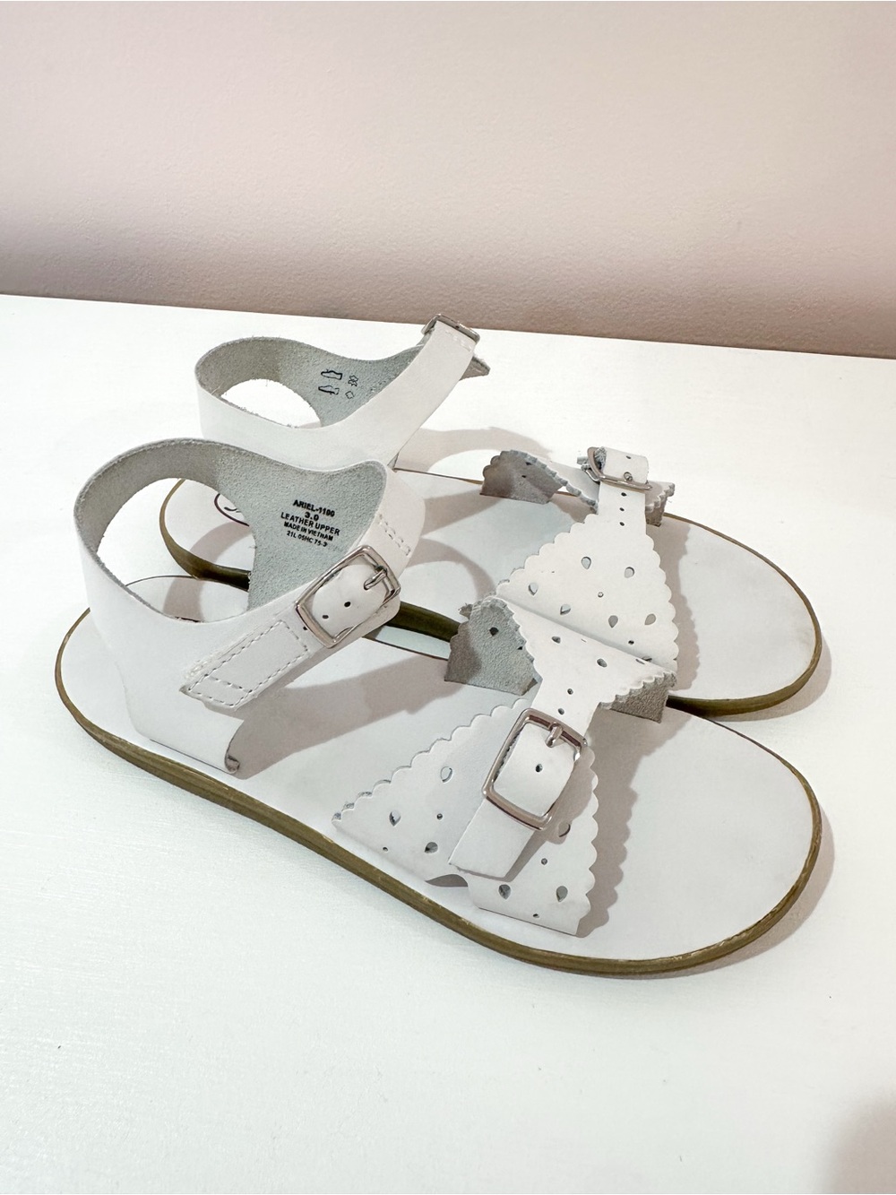 Footmates Ariel sandal white size 3 girls VGUC